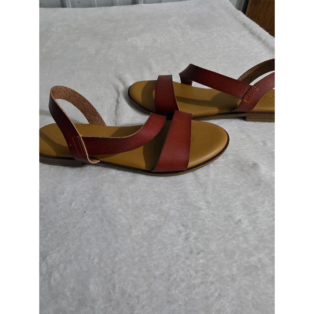 Cynthia Rowley Women’s Brown Cognac Strappy Flat Sandals